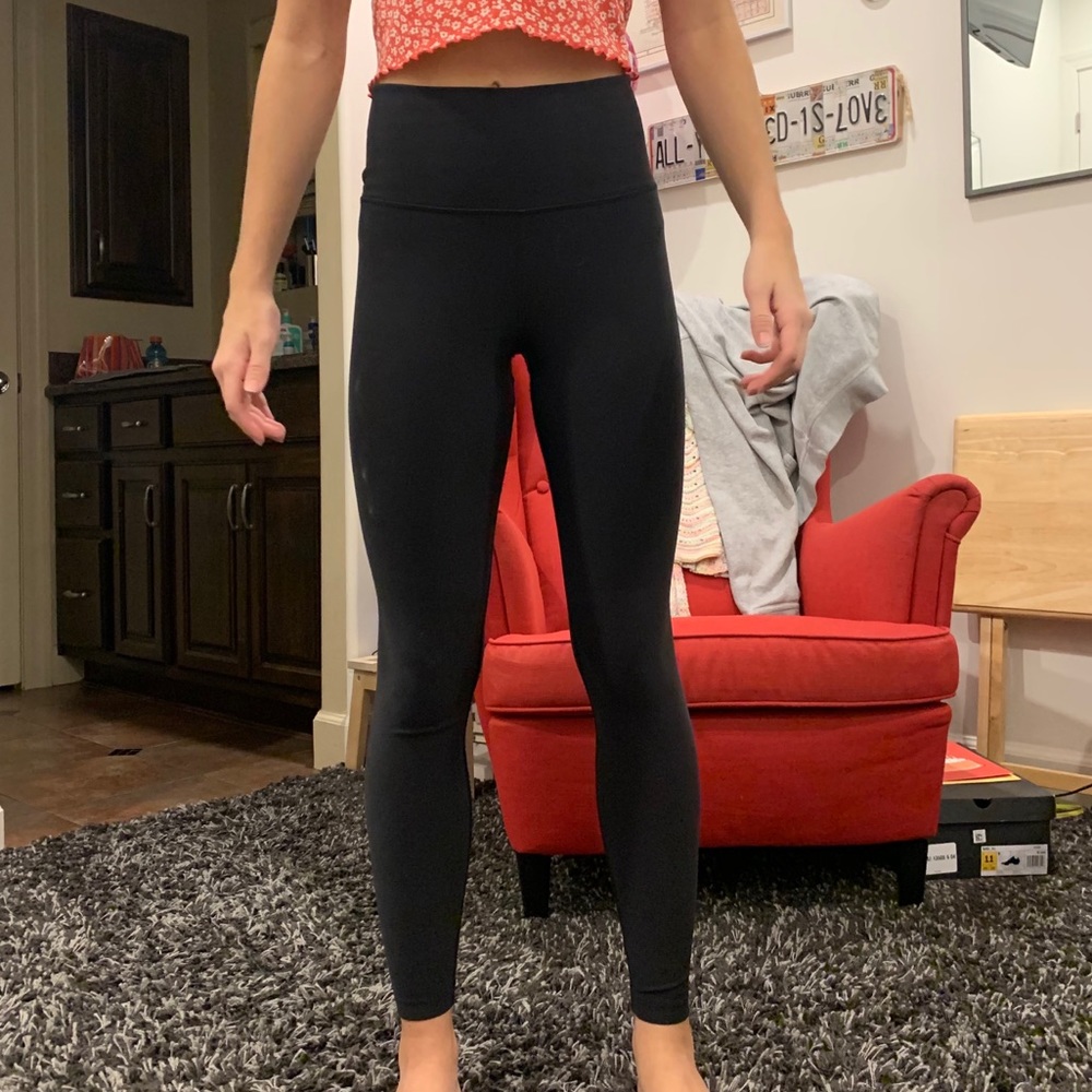 Black nike leggings.